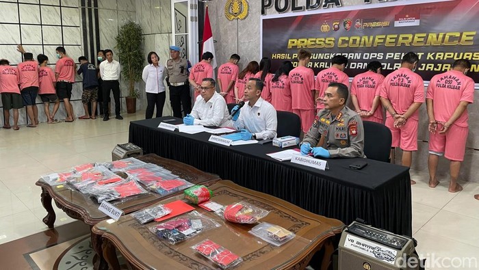 Ungkap kasus prostitusi selama Operasi Pekat 2025 di Polda Kalbar.