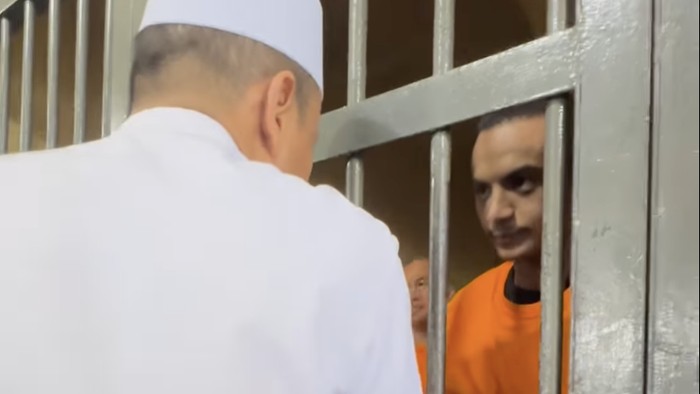 Ustaz Dasad Latif  bertemu Vadel Badjideh.