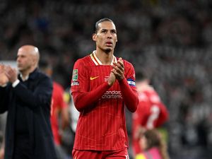 Liverpool Dituntut Cepat Bangkit, Hadiah Terbesar Masih Menunggu