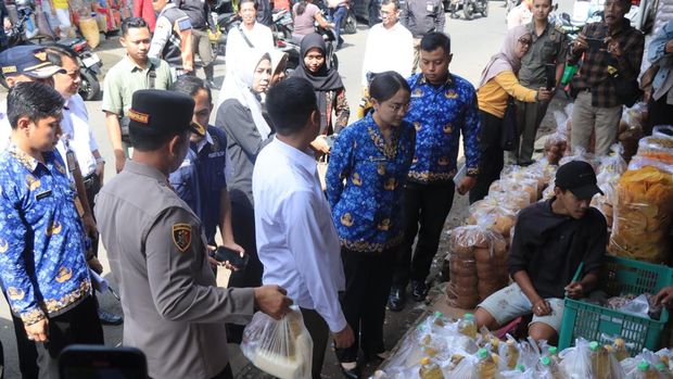 Wakapolres Blitar Kota ikut sidak di pasar tradisional
