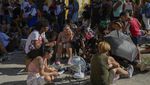 Warga Kuba Ramai-ramai Charge HP Saat Pemadaman Listrik Massal