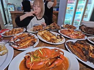 Tzuyang Beli Seafood 15 Kg di Pasar Kedonganan, Mukbang Sendirian!