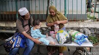 Program pasar murah Jakarta Ramadan 2025 dilaksanakan melalui kerja sama dengan beberapa BUMD di bidang pangan seperti Pasar Jaya, Food Station, dan Dharma Jaya. Program ini merupakan respons terhadap kebutuhan masyarakat selama bulan suci Ramadhan dan jelang Lebaran.  