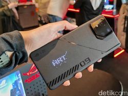 Menggenggam Ponsel Gaming Gahar Asus ROG Phone 9 Series