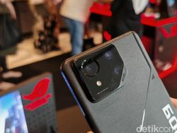 Menggenggam Ponsel Gaming Gahar Asus ROG Phone 9 Series