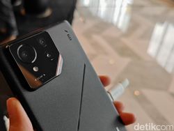 Menggenggam Ponsel Gaming Gahar Asus ROG Phone 9 Series