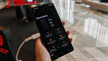 Chipset Snapdragon 8 Elite mentenagai ROG Phone 9 Pro, dengan RAM hingga 24GB dan memori internal hingga 1TB. Foto: Virgina Maulita Putri/detikINET