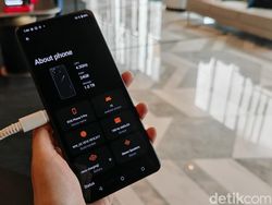 Menggenggam Ponsel Gaming Gahar Asus ROG Phone 9 Series