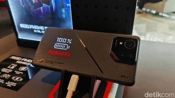 Ini Asus ROG Phone 9 Pro dalam varian warna Phantom Black. Foto: Virgina Maulita Putri/detikINET