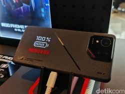 Menggenggam Ponsel Gaming Gahar Asus ROG Phone 9 Series