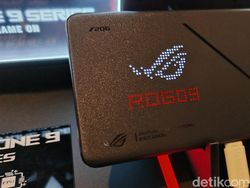 Menggenggam Ponsel Gaming Gahar Asus ROG Phone 9 Series