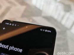 Menggenggam Ponsel Gaming Gahar Asus ROG Phone 9 Series