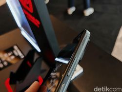 Menggenggam Ponsel Gaming Gahar Asus ROG Phone 9 Series