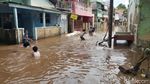 Potret Banjir Menyergap Cawang dan Pejaten Imbas Ciliwung Meluap