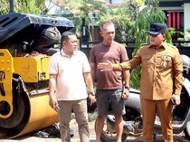 Bupati Sujiwo Semprot Pelaksana Perbaikan Jalan Parit Bugis yang Lamban