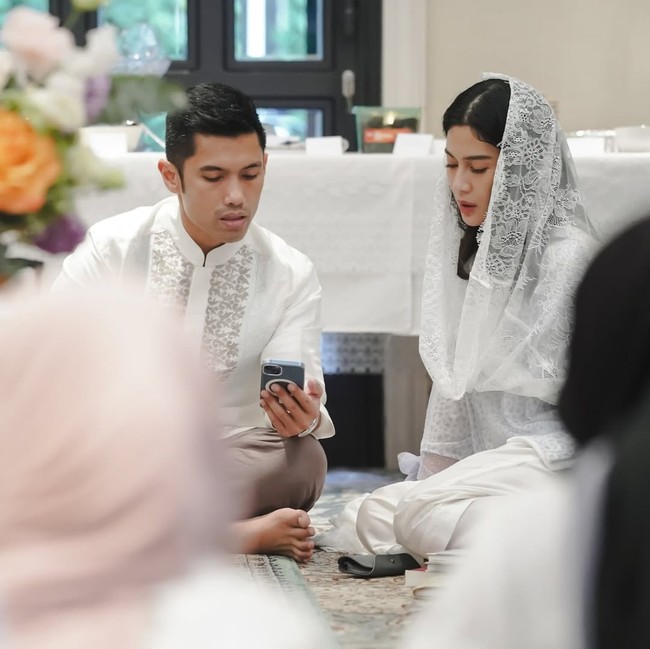 Dian mengungkap bahwa hari ulang tahunnya bertepatan dengan malam Nuzulul Quran, yakni malam turunnya Al -Quran setiap tanggal 17 Ramadan. Foto: Instagram/@therealdisastr