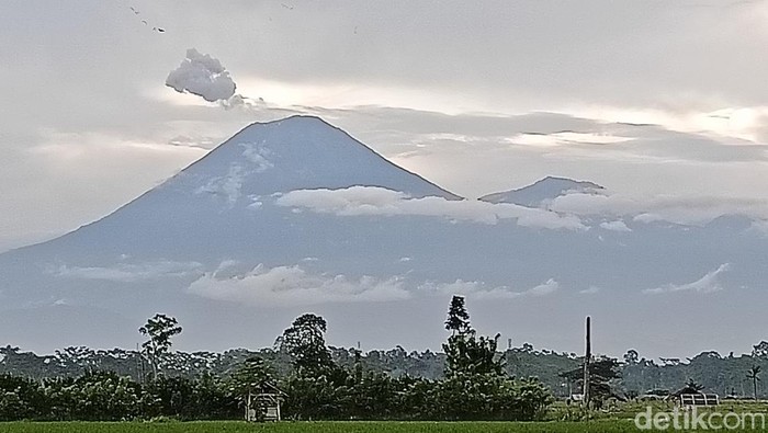 Gunung Semeru di Lumajang