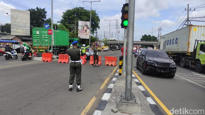 Jalur Medaeng-Flyover Waru One Way! Uji Coba Dimulai Hari Ini Jalur Medaeng-Flyover Waru One Way! Uji Coba Dimulai Hari Ini