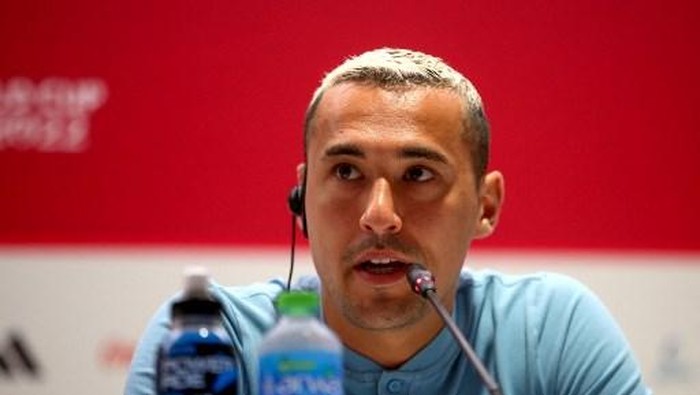 Australias defender Jason Davidson attends a presser at the Ahmed bin Ali Stadium in the Qatari city of Ar-Rayyan on June 12, 2022, on the eve of their FIFA World Cup 2022 inter-confederation play-offs match between Australia and Peru. (Photo by Mustafa ABUMUNES / AFP)
