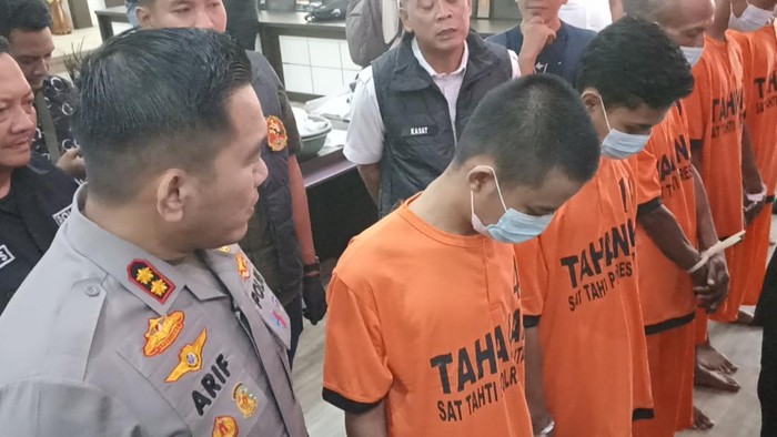 Kapolres Blitar AKBP, Arif Fazlurrahman saat press release