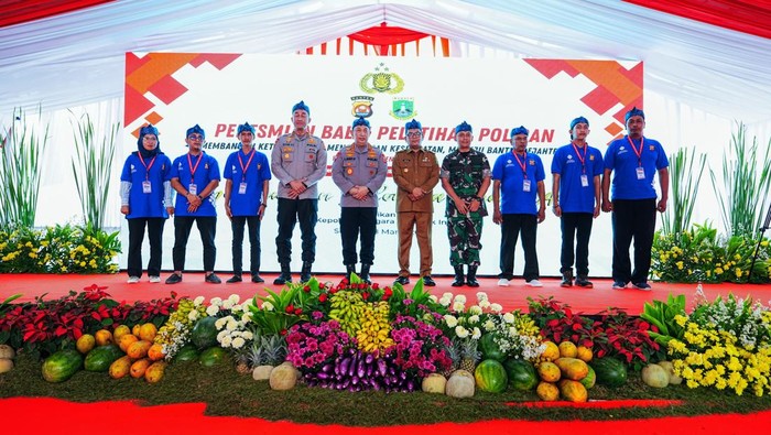 Kapolri meresmikan balai latihan poliran Polda Banten (dok Polri)