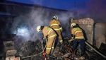 Puluhan Kios di Pasar Poncol Bungur Senen Hangus Terbakar