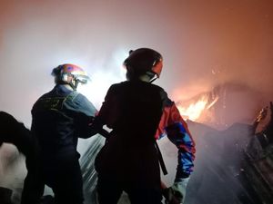 Rumah Kontrakan di Jalan Regge Makassar Kebakaran Saat Waktu Sahur