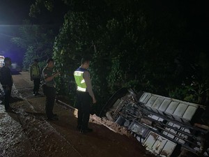 Bus Bawa Rombongan Pengajian Terguling di Pracimantoro Wonogiri, 1 Tewas