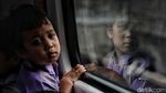 Keseruan Anak-anak Safari Ramadan Sambil Belajar Naik LRT Jakarta