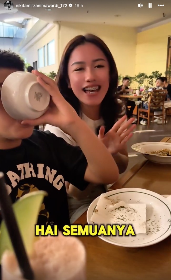 Tak hanya terlihat lebih cantik, banyak yang juga menilai aura Lolly jadi semakin positif. Foto: Instagram/@nikitamirzanimawardi_172