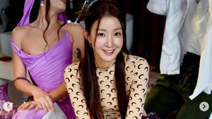 10 Gaya Lee Si Young Tetap Eksis di Paris di Tengah Proses Perceraian