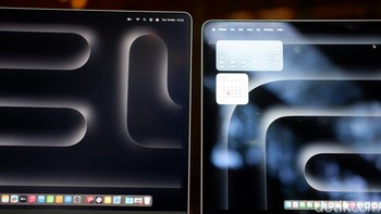 MacBook Pro M4 punya opsi layar Nano Texture ang secara signifikan mengurangi silau dan gangguan dari pantulan. Ini perbandingannya. Foto: Adi Fida Rahman/detikINET