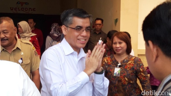 Menteri Ketenagakerjaan (Menaker), Yassierli, meninjau pengurusan klaim JKP eks karyawan PT Primayudha Mandiri Jaya di Boyolali, Selasa (18/3/2025).