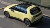 Baterainya menggerakkan motor listrik 105 kW (140 hp). Tak seperti Mini Cooper 5 pintu yang menggunakan roda depan, Firefly EV justru berpenggerak roda belakang seperti Honda e. Foto: Doc. NIO