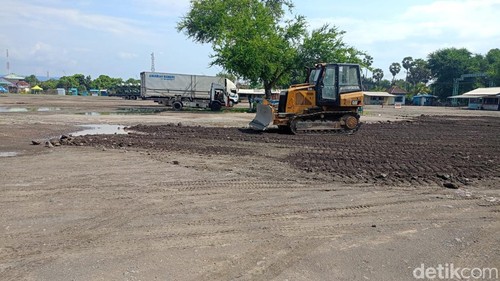 Penataan area Terminal Kargo Gilimanuk untuk memastikan kenyamanan pemudik saat terjadinya kepadatan arus lalulintas, Selasa (18/3/2025).