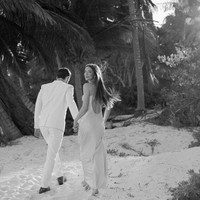 Pernikahan mereka yang disebut berlangsung minggu lalu digelar di Hotel Esencia di Xpu Há, Meksiko. Perayaan cinta Nicole dan Justin dimulai pada Kamis malam di mana mereka menikmati pesta api unggun di pantai bersama orang-orang terdekat.Foto: Instagram @djquintero