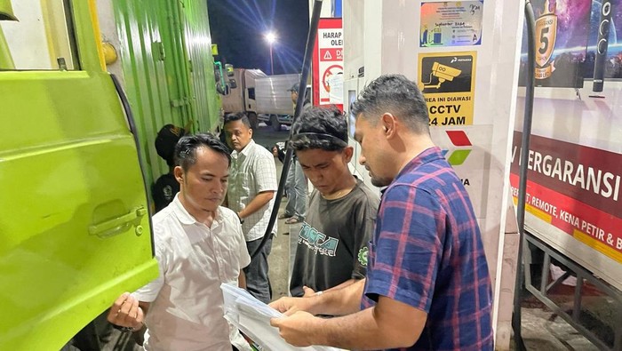 Polda Banten tangkap 2 tersangka penyalahgunaan solar subsidi. (Bahtiar/detikcom)
