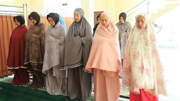 Polres Gresik Doakan 3 Polisi Yang Gugur Saat Grebek Sabung Ayam