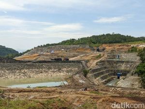 Bendungan Bagong Trenggalek Berpotensi Jadi PLTS Terapung 18 MW