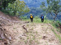 Polisi Temukan Retakan di Tebing Jalan Baru Clongop, Bisa Picu Longsor Lagi