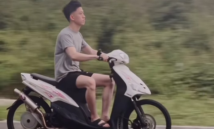 Rich Brian naik Mio karbu.