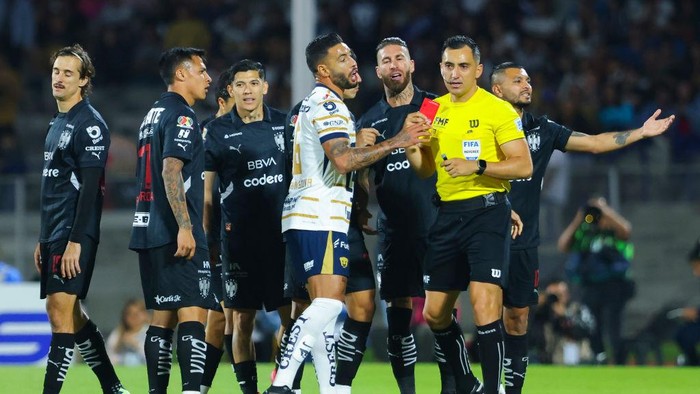 MEXICO CITY, MEXICO - MARCH 16: Sergio Ramos of Monterrey gets a red card during the 12th round match between Pumas UNAM and Monterrey as part of the Torneo Clausura 2025 Liga MX at Estadio Olimpico Universitario on March 16, 2025 in Mexico City, Mexico. (Photo by Agustin Cuevas/Getty Images)