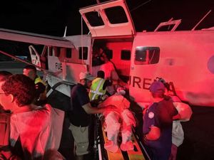 Tragis! Pesawat Ringan Ini Jatuh ke Laut Usai Lepas Landas, 12 Orang Tewas