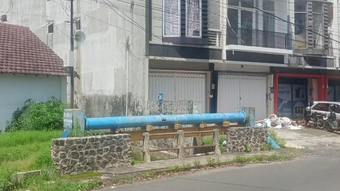 Truk sedot tinja di Malang