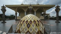 Masjid Nur Setiasih ini juga ramah akan difabel, untuk mengakses ke dalam masjid terdapat jalur untuk mempermudah difabel.