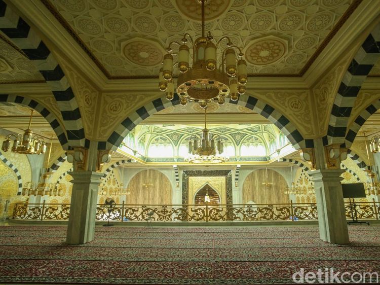 Wah.. Ada Masjid Mewah di SPBU Kalimalang Bekasi