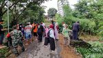 Warga Ponorogo Terisolir Akibat Jembatan Roboh