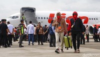 Pemerintah Indonesia memulangkan 554 WNI korban online scam di Myanmar. 