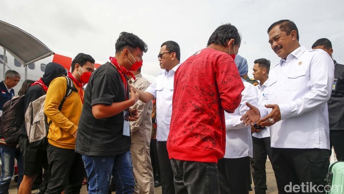 Pemerintah Indonesia memulangkan 554 WNI korban online scam di Myanmar. Pada tahap pertama sebanyak 416 WNI dipulangkan melalui dua penerbangan pada hari ini (18/3).