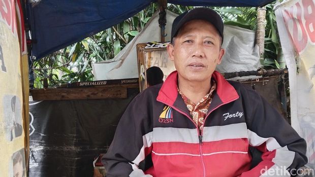 Yana Mulyana, tukang cukur 'hankai' di Jl Malabar, Kota Bandung.